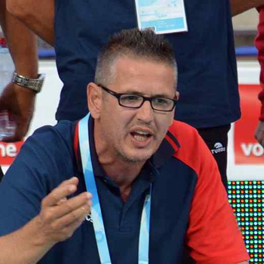 https://www.beylikduzuyuzmeokulu.com/wp-content/uploads/2017/10/team_coach_01.jpg