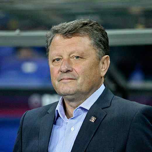 https://www.beylikduzuyuzmeokulu.com/wp-content/uploads/2017/10/team_coach_03.jpg
